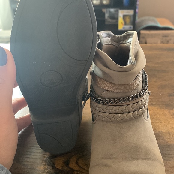 *Used* Wonder Nation Boots - Picture 4 of 5